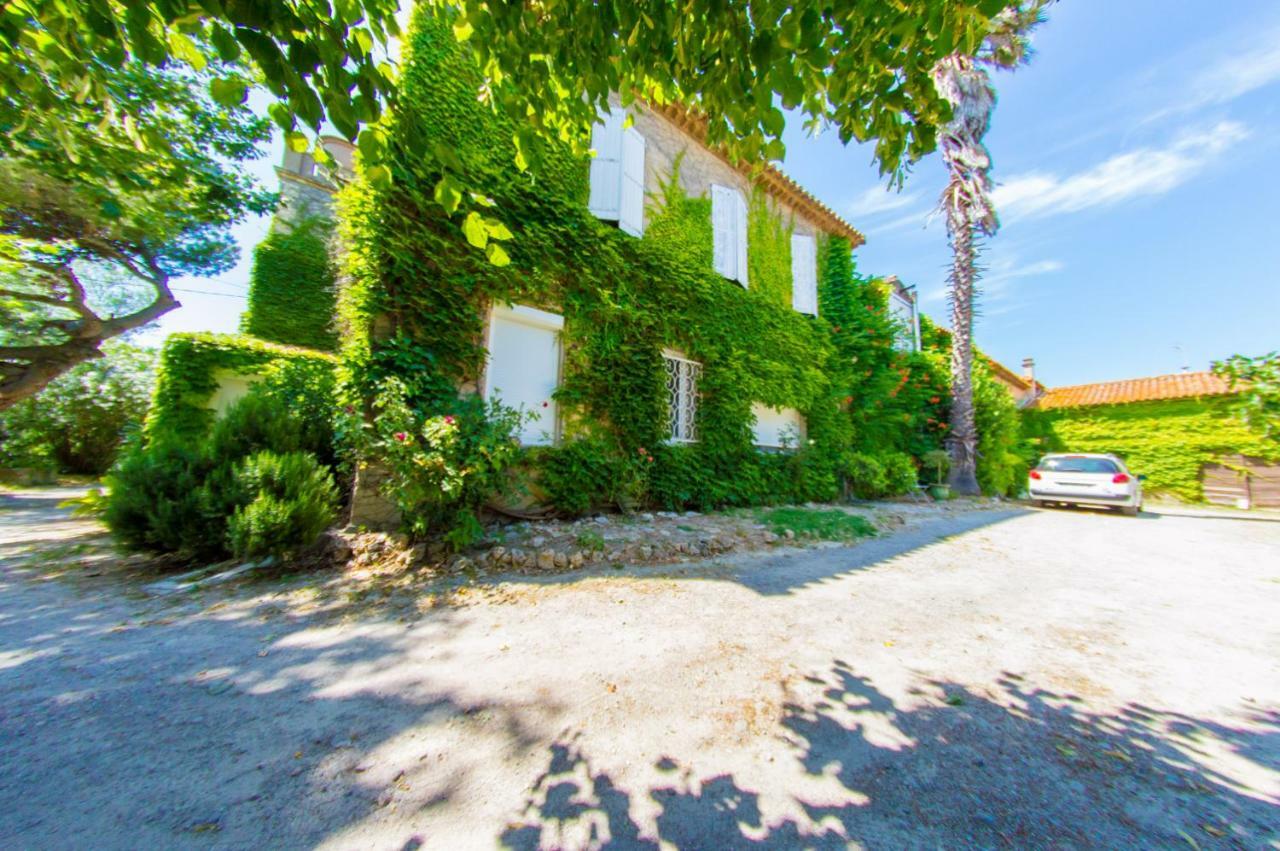 Domaine D'Azam - Aux Portes De La Clape Hotel Narbonne Exterior photo